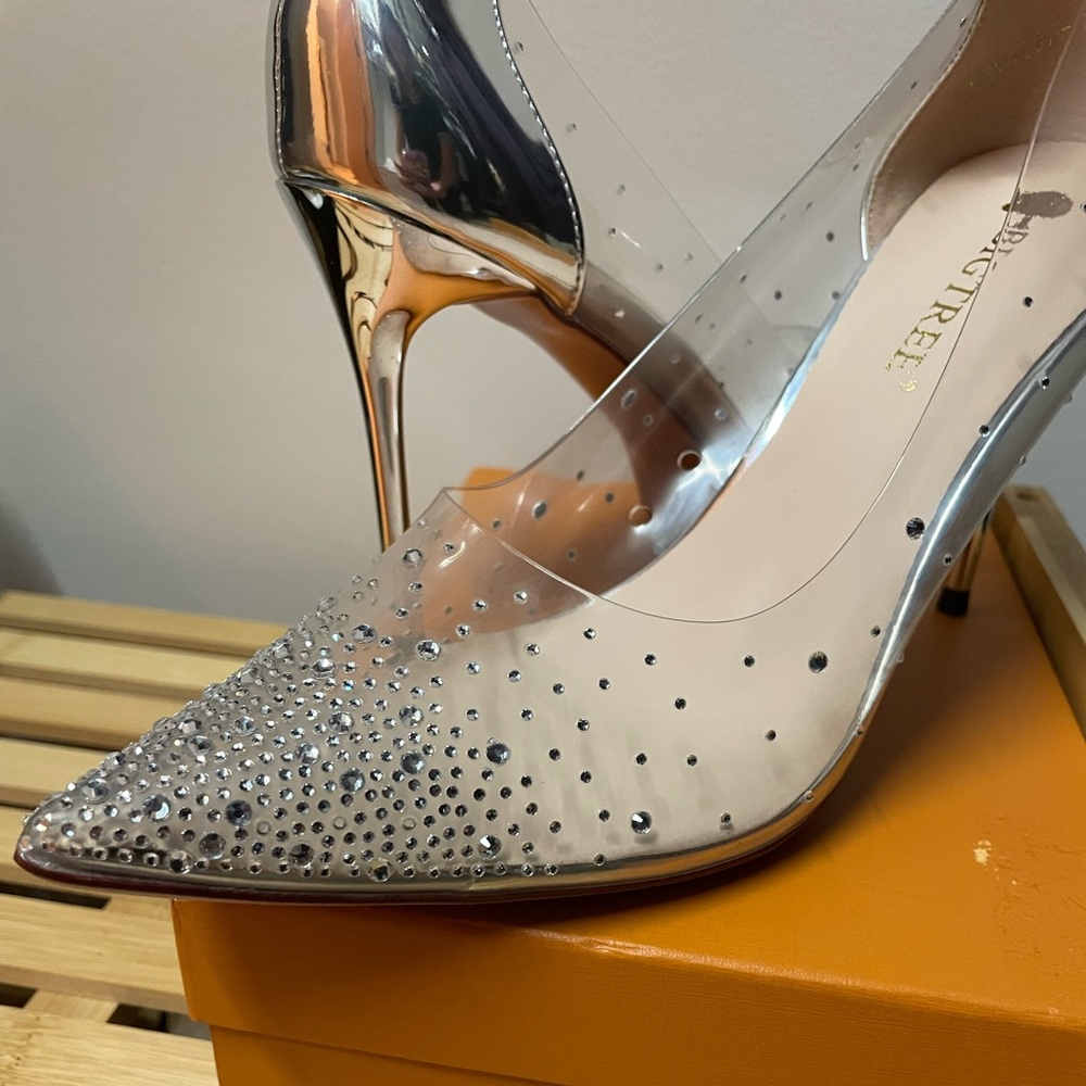 Cinderella clear heels - Picture 3 of 11